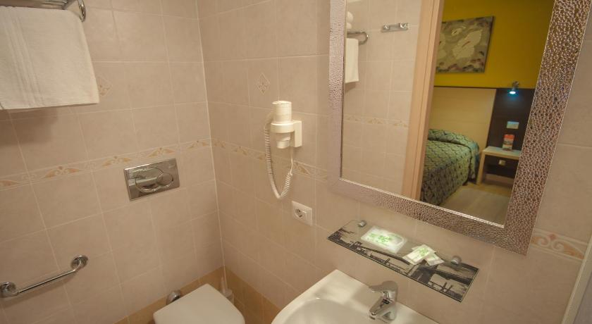 Image of Quadruple Room 2