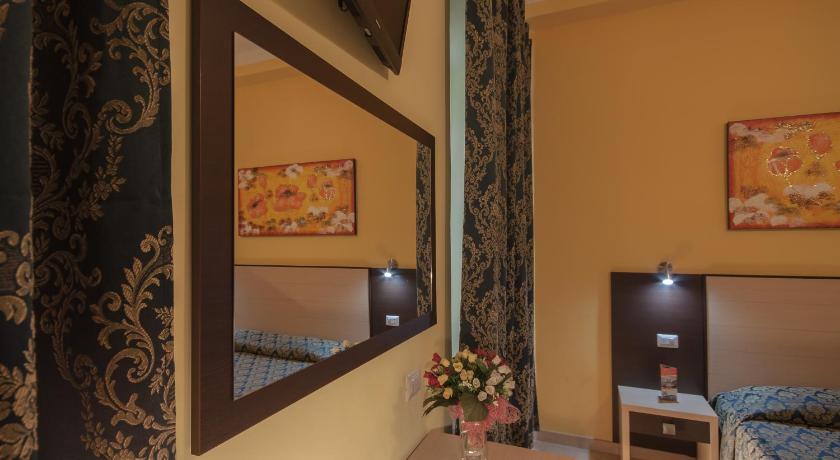 Image of Quadruple Room 1