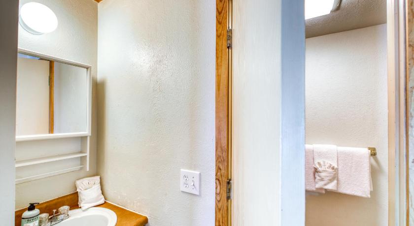 Treehouse 206F photo