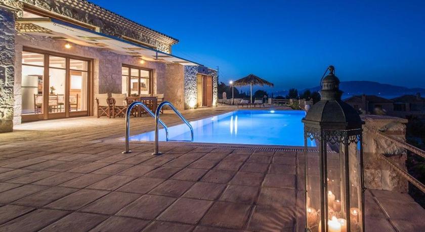 Elegant Fantasia Villa with Private Pool R244 photo