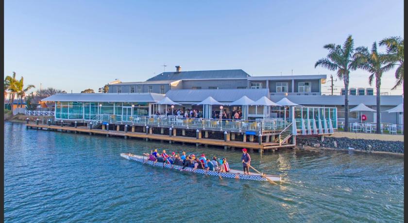 The Parade Hotel photo