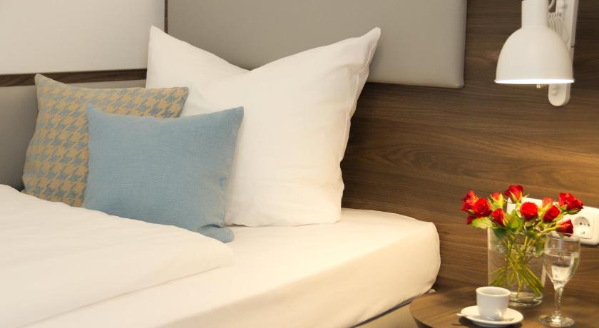 Lizz Hotel Munich photo