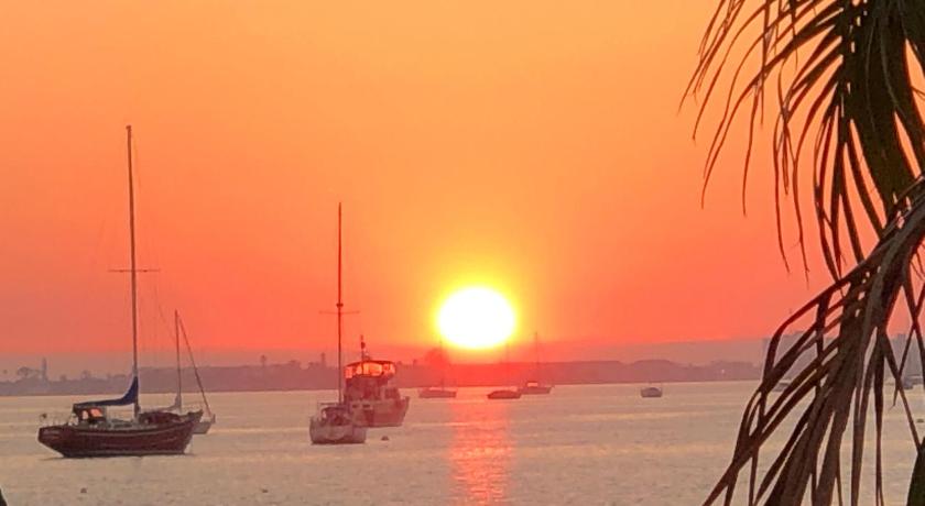 Book Sunset Cottage Beach In St Petersburg Fl United States