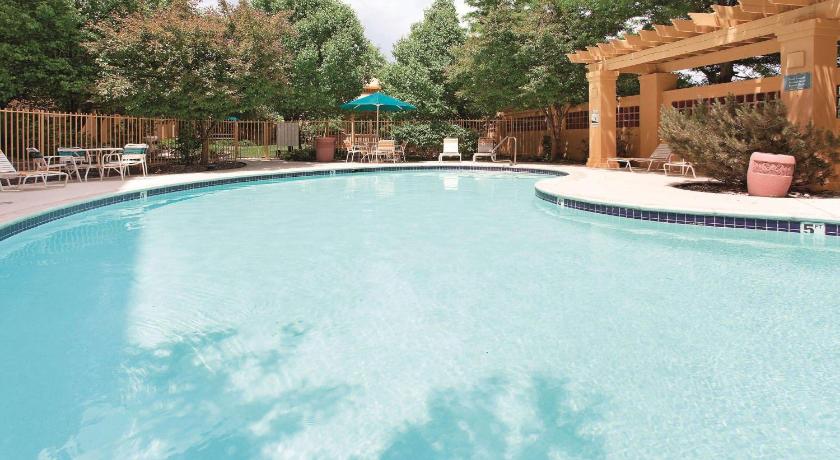 La Quinta Inn & Suites by Wyndham Colorado Springs South AP photo