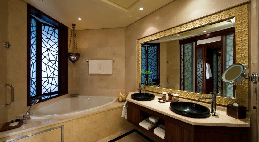 Image of Raffles Club Twin Beds 2