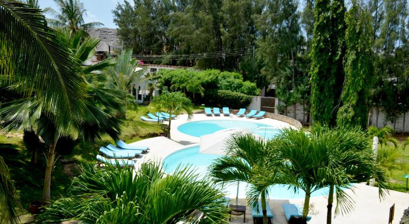 Beverly Suites photo