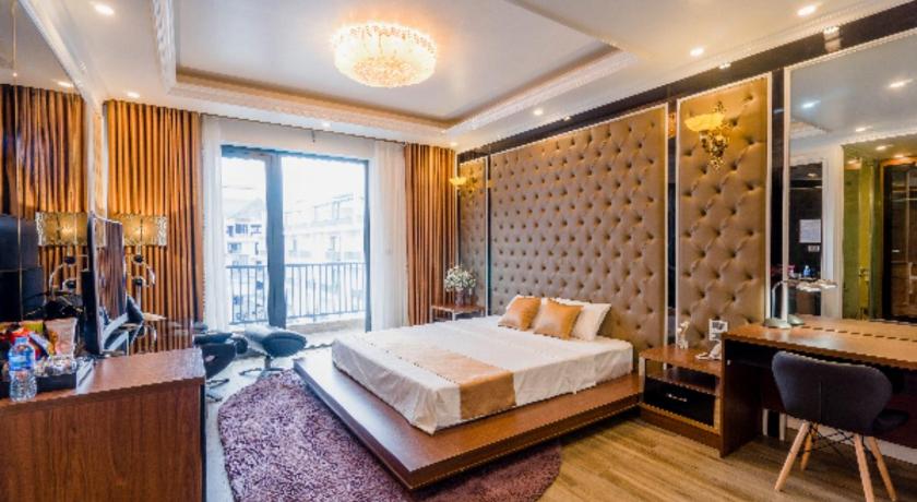 Deluxe Double Room with Balcony, BBQ HOSTEL in Hạ Long