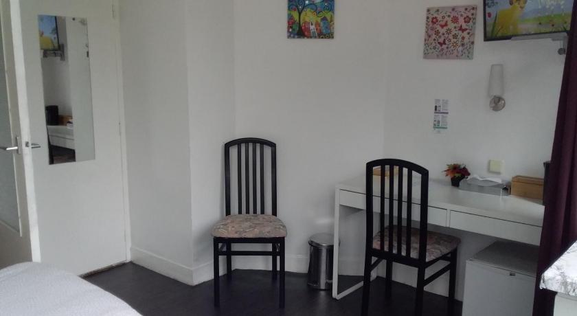 Image of Standard Twin Room 14
