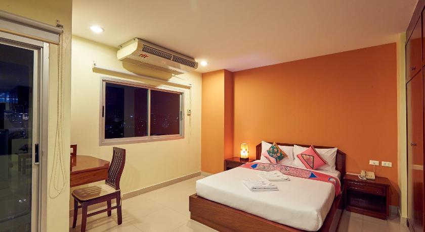 รูปของซูพีเรีย ควีน มีระเบียง (Superior Queen Room with Balcony) 0