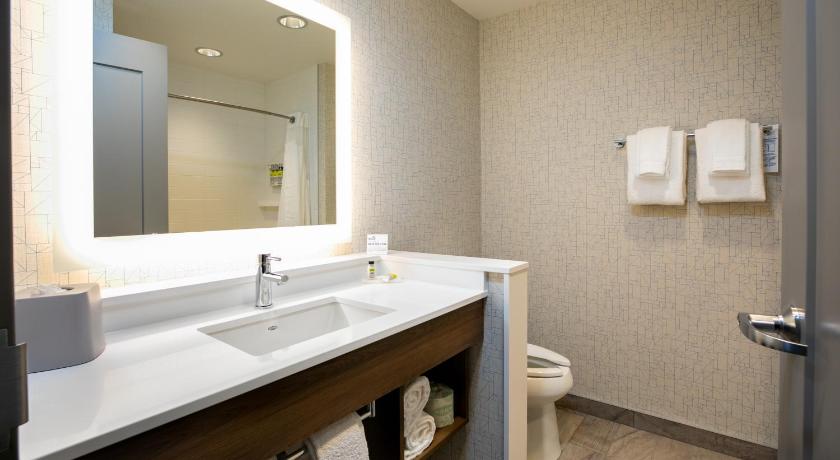 Holiday Inn Express Lethbridge Southeast