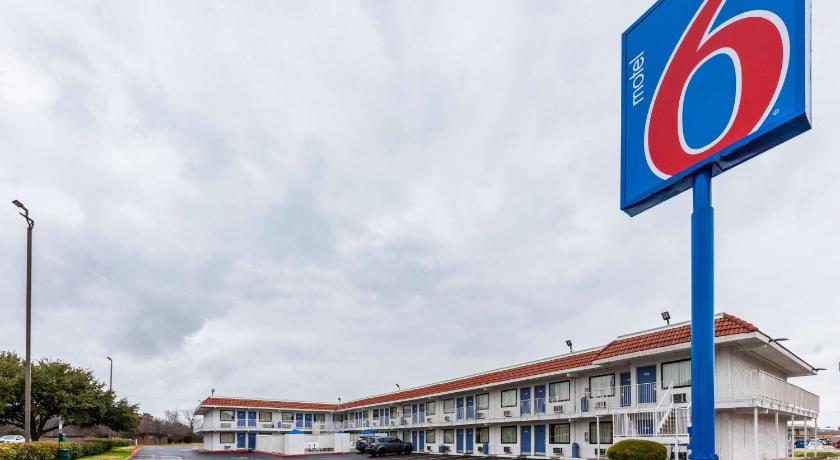 Motel 6-North Richland Hills, TX