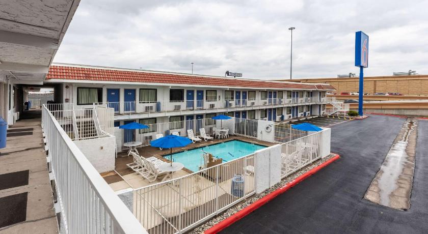 Motel 6-North Richland Hills, TX