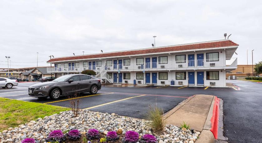 Motel 6-North Richland Hills, TX