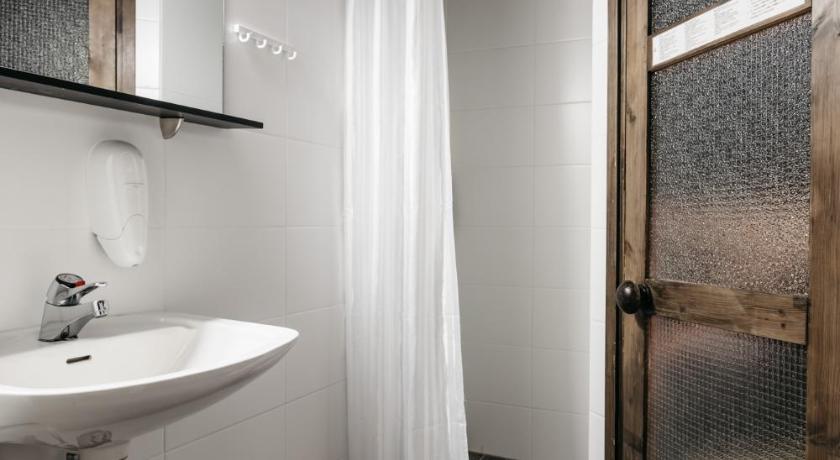 Bathroom, Lapland Hotels Yllaskaltio in Akaslompolo