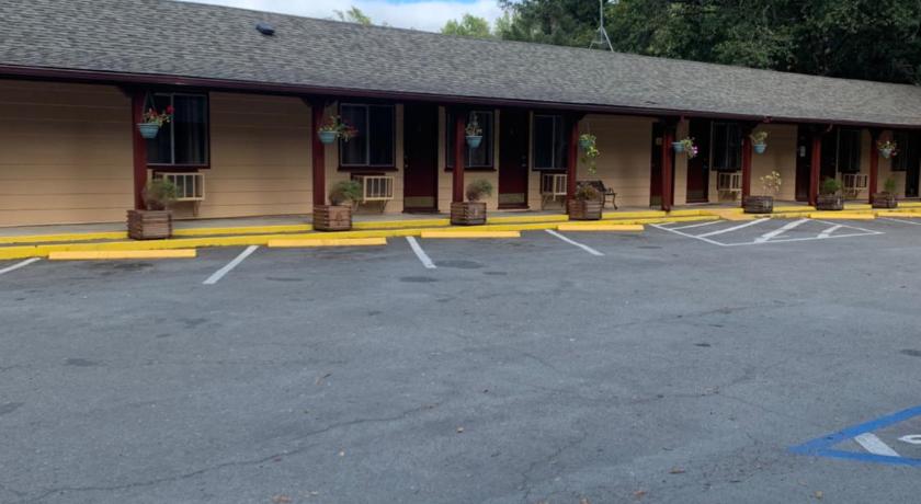 Dean Creek Resort photo