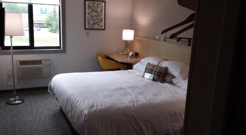 Days Inn by Wyndham Duluth/By Miller Hill Mall photo