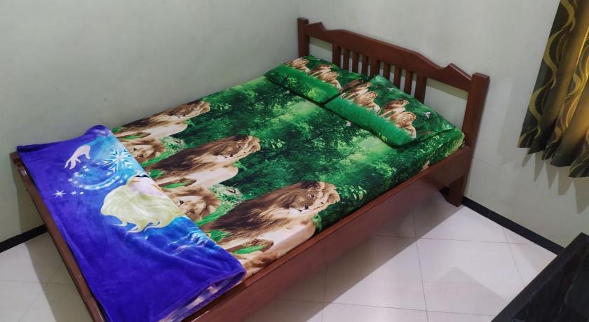 Image of Double Room with Shared Bathroom 2