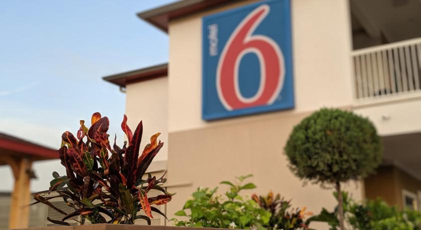 Motel 6-Houston, TX - North