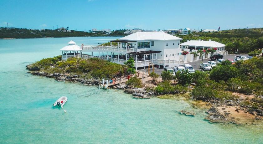 Image of Two-Bedroom Villa with Chalk Sound View 4