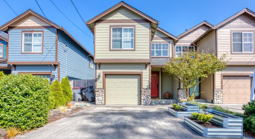 Seaside Upscale Townhome — Hotel in Seaside (OR)
