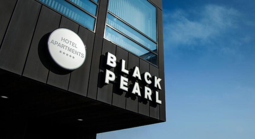 Black Pearl Apartment Hotel 