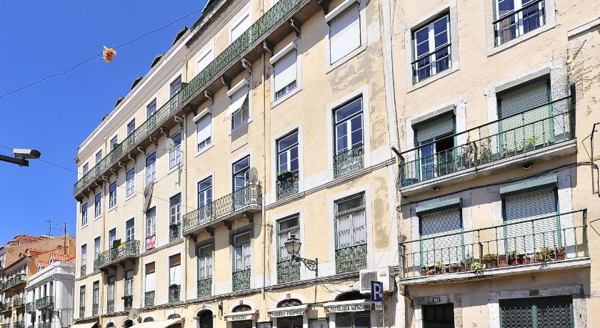 Localtraveling ALFAMA River View - Family Apartments photo