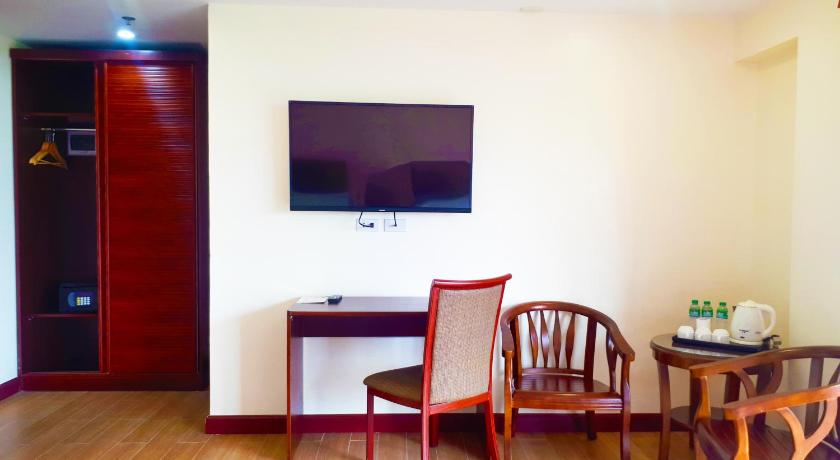 Image of Triple Room with View 8