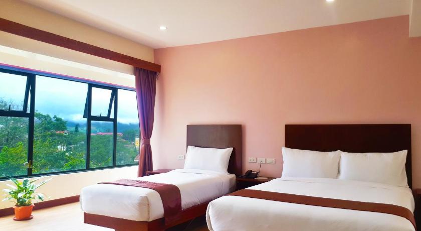 Image of Triple Room with View 1