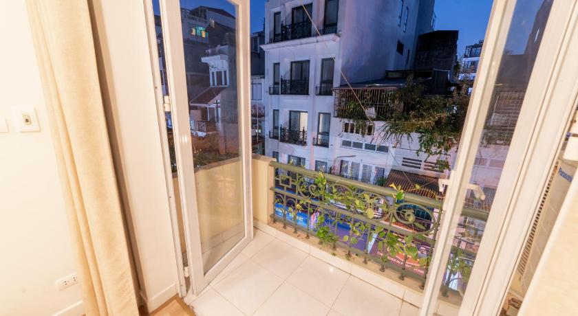 Image of Deluxe Balcony 1