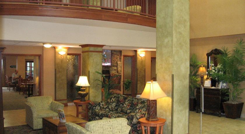 Triple Play Resort Hotel and Suites photo
