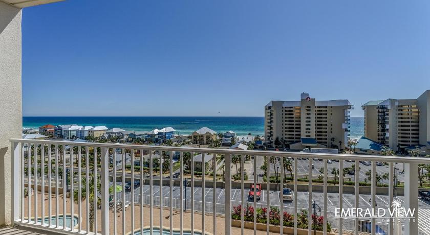 Laketown Wharf Resort by Emerald View Resorts photo