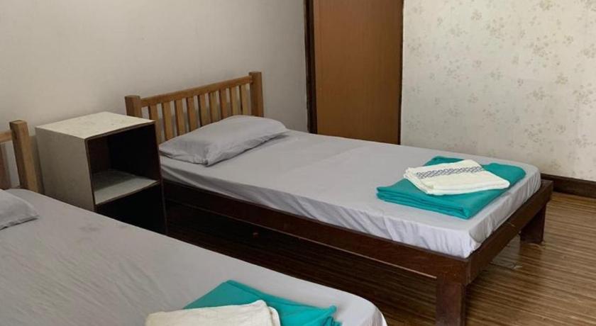 Image of Twin Room with Private Bathroom 0