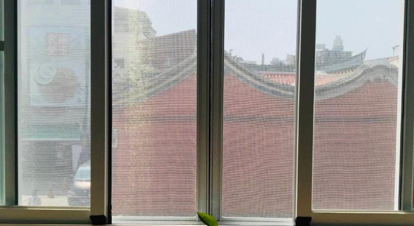 Temple Side Hostel — Hotel in Tainan