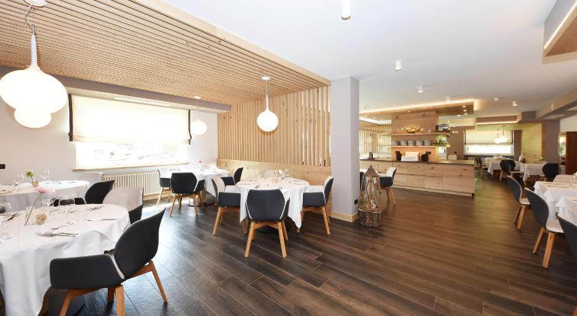 波扎迪法萨 X Alp Hotel 4星级 酒店 套房