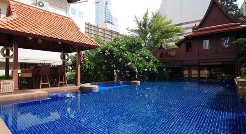 Rose Hotel - image 10