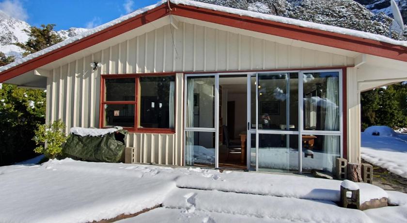 Aoraki Alpine Chalet photo