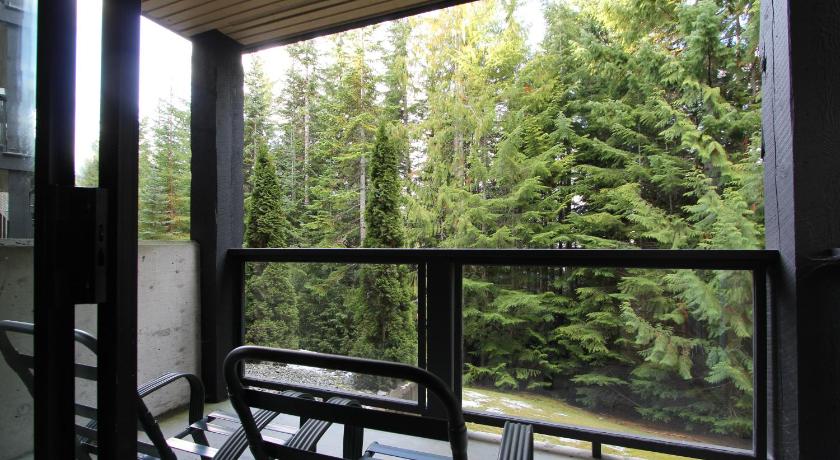 Powderhorn Condos by Whistler Retreats photo