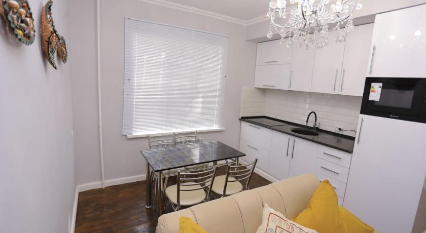 Luxury 2 bedrooms apartment walking distance from Gur-Emir photo