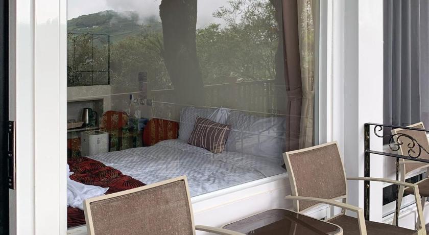 Image of Family Room with Terrace 4