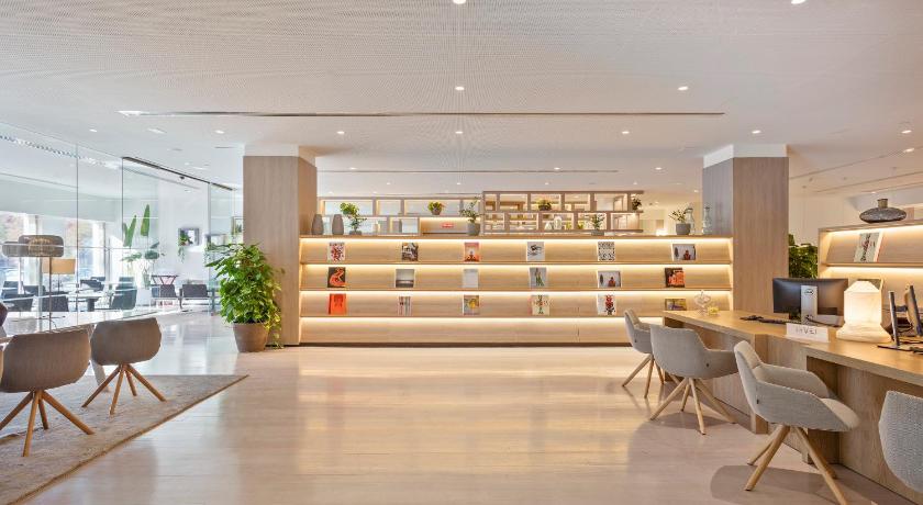 セビリア Meliá Sevilla 4つ星 ホテル スイート