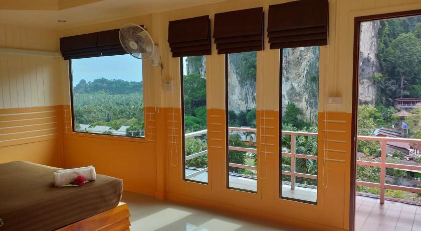 Image of Double Room with Mountain View 9