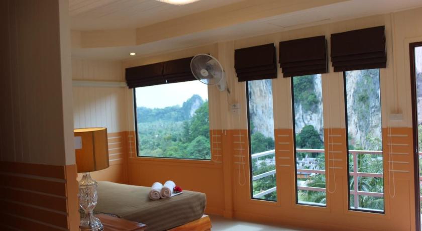 Image of Double Room with Mountain View 16