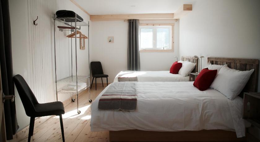 Auberge L'Amarre — Hotel in Mont-Louis (QC)