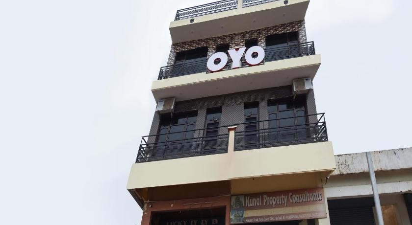 OYO Flagship 49051 Hotel Crown Plaza