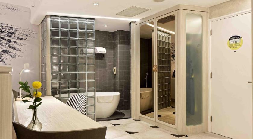 Image of Yello Suite 5