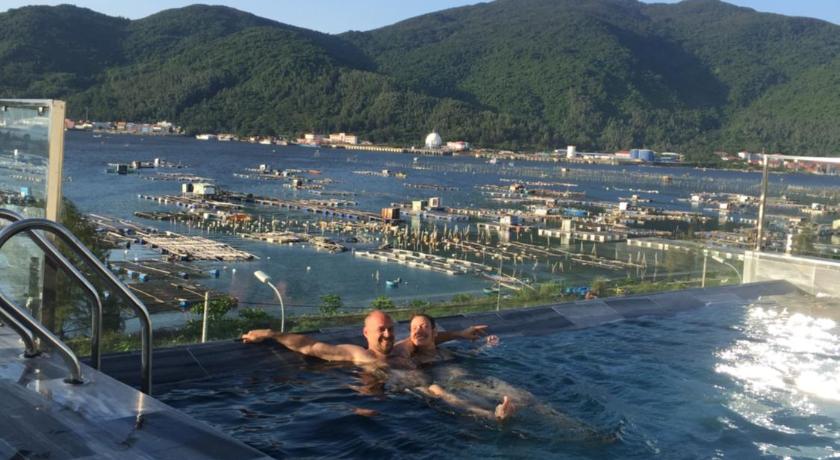 岘港 The Fish Village Villa 3星级 酒店 泳池