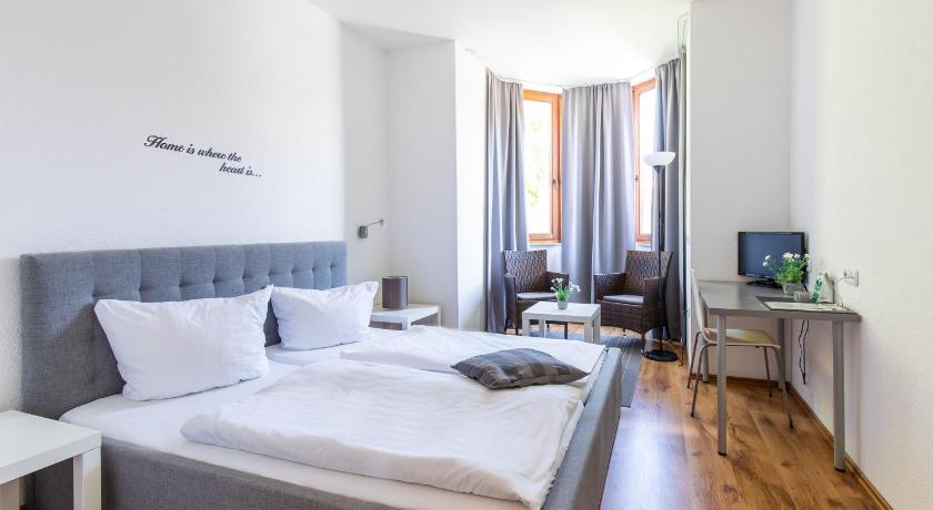 Hotel zum Dorfbrunnen - Bornheim, ihr Aufenthalt zwischen Koln & Bonn