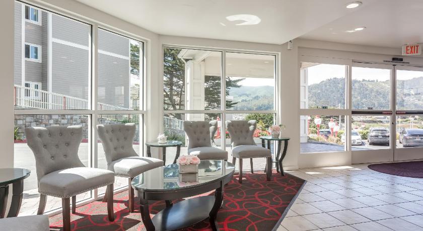 Pacifica Beach Hotel photo