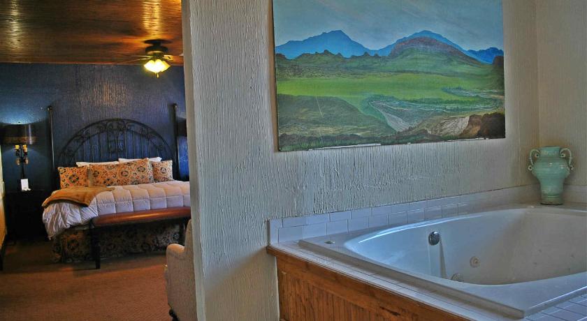 The Holland Hotel — Hotel in Alpine (TX)