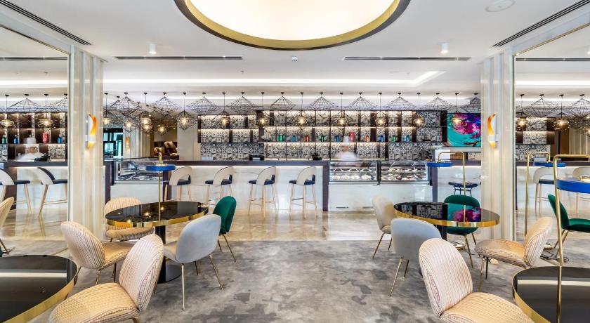 Mercure Dubai Barsha Heights Hotel Suites - image 10
